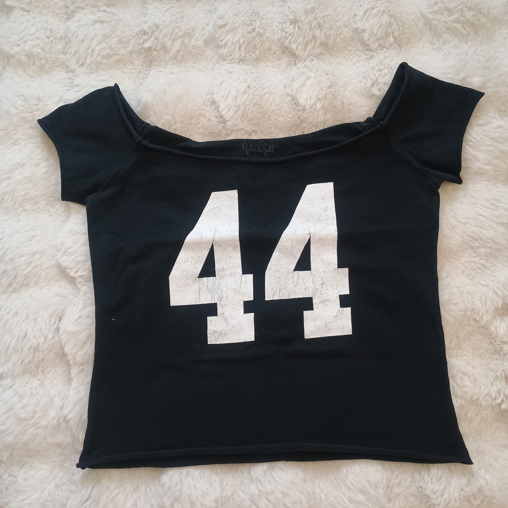 Brandy Melville Black Off-Shoulder Crop Top with White 44 Graphic